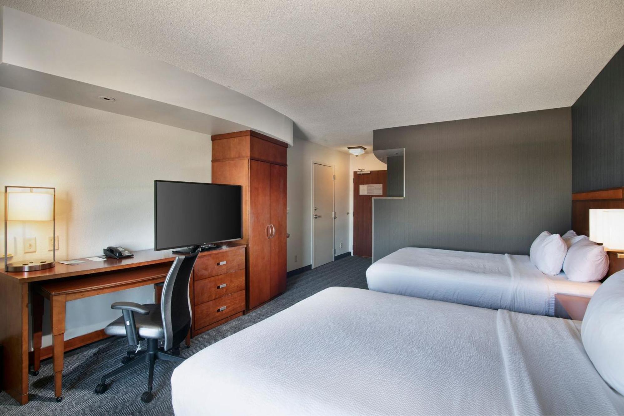Courtyard Memphis 3*