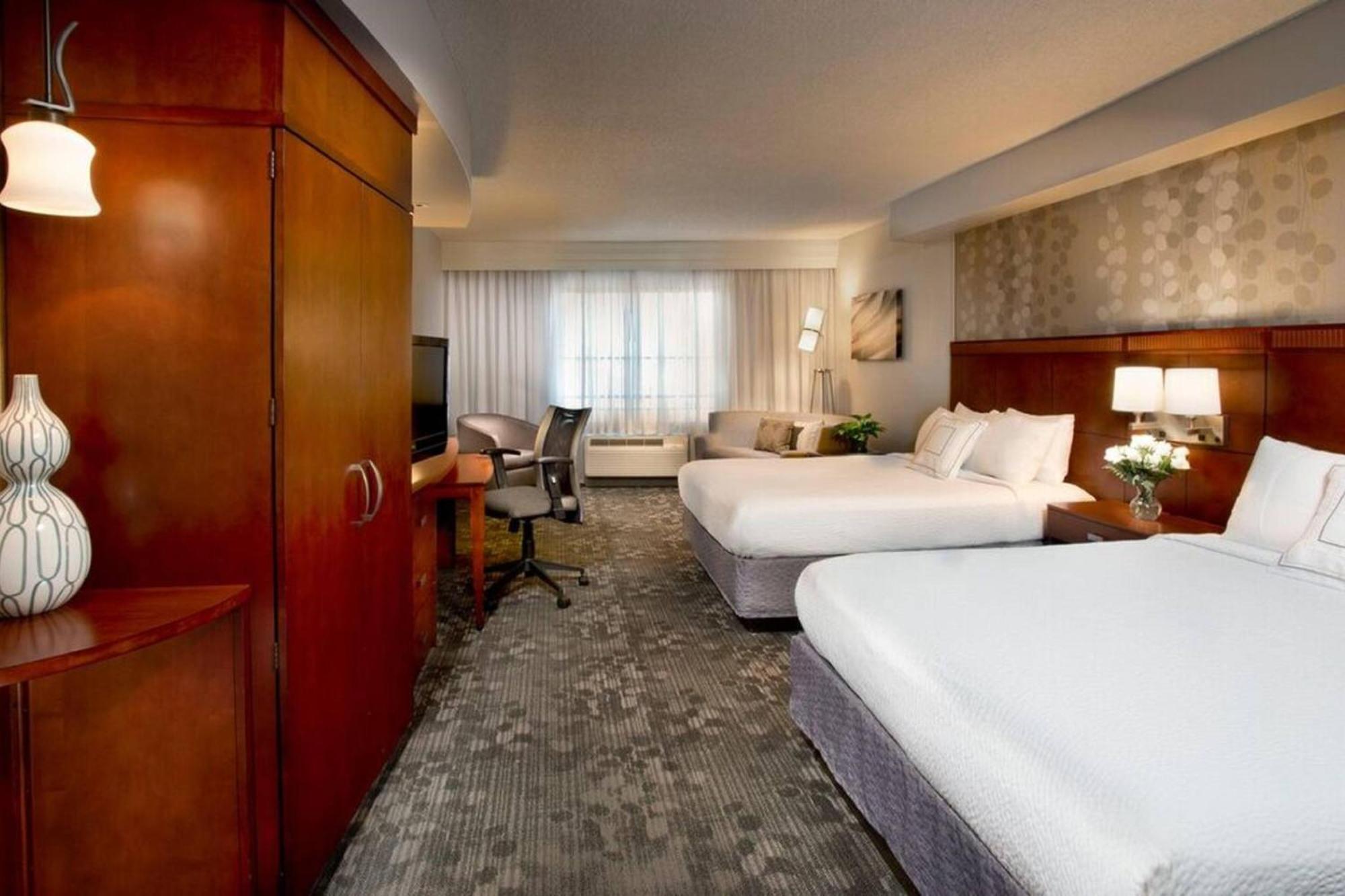 Hotel Courtyard Memphis 3*